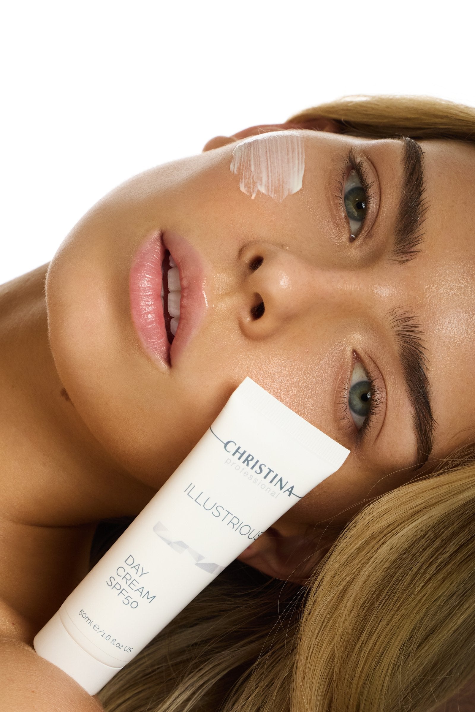 Sucha skóra zimą - Christina Illustrious Day Cream