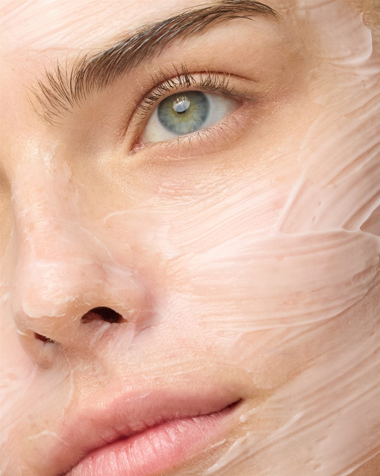 Christina Rose de Mer — praca z postacne pigmentacja