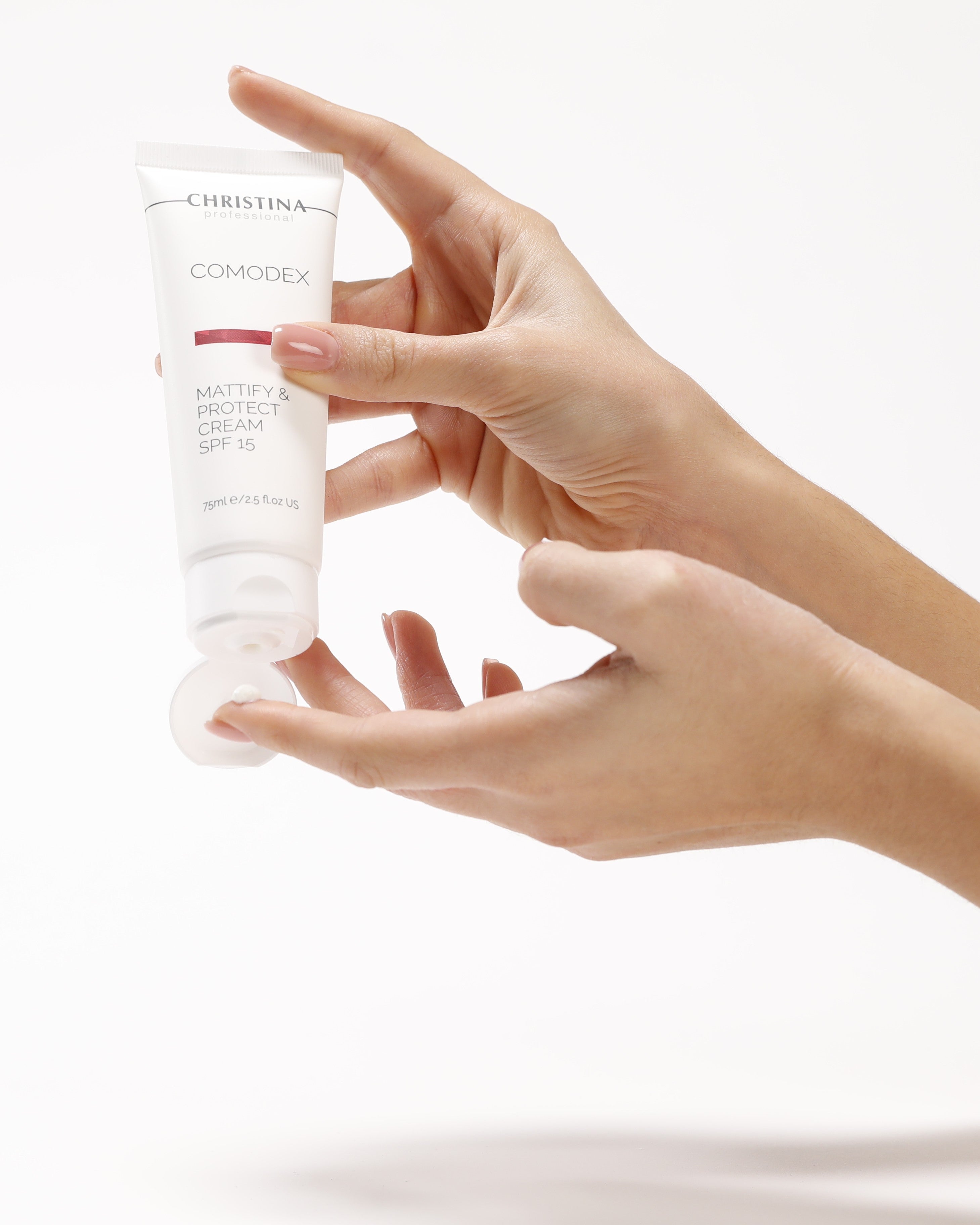 krem ochronny łączący ochronę przeciwsłoneczną SPF 15 z efektem matującym