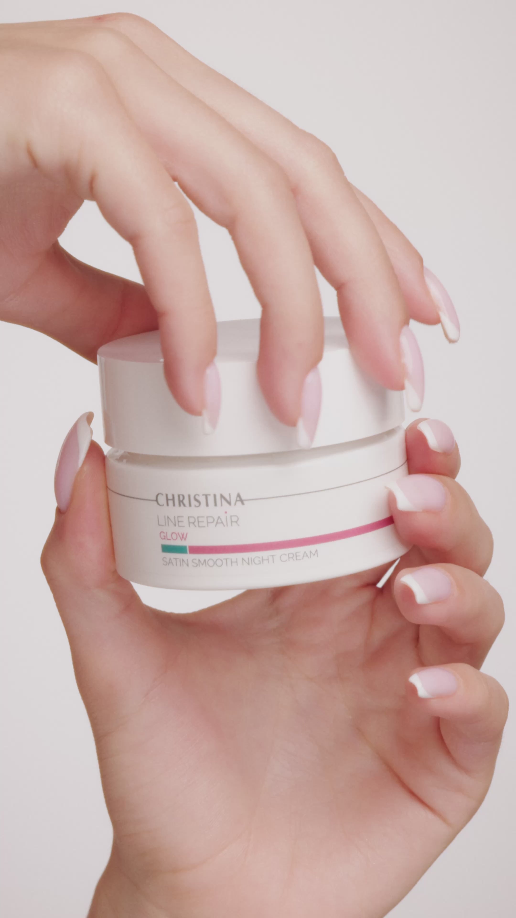 Load video: Line_Repair_Glow_Satin_Smooth_Night_Cream_50_ml_dziewczyna